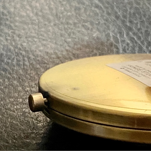 Eiffel Tower ROUND MIRROR COMPACT - Picture 6 of 8